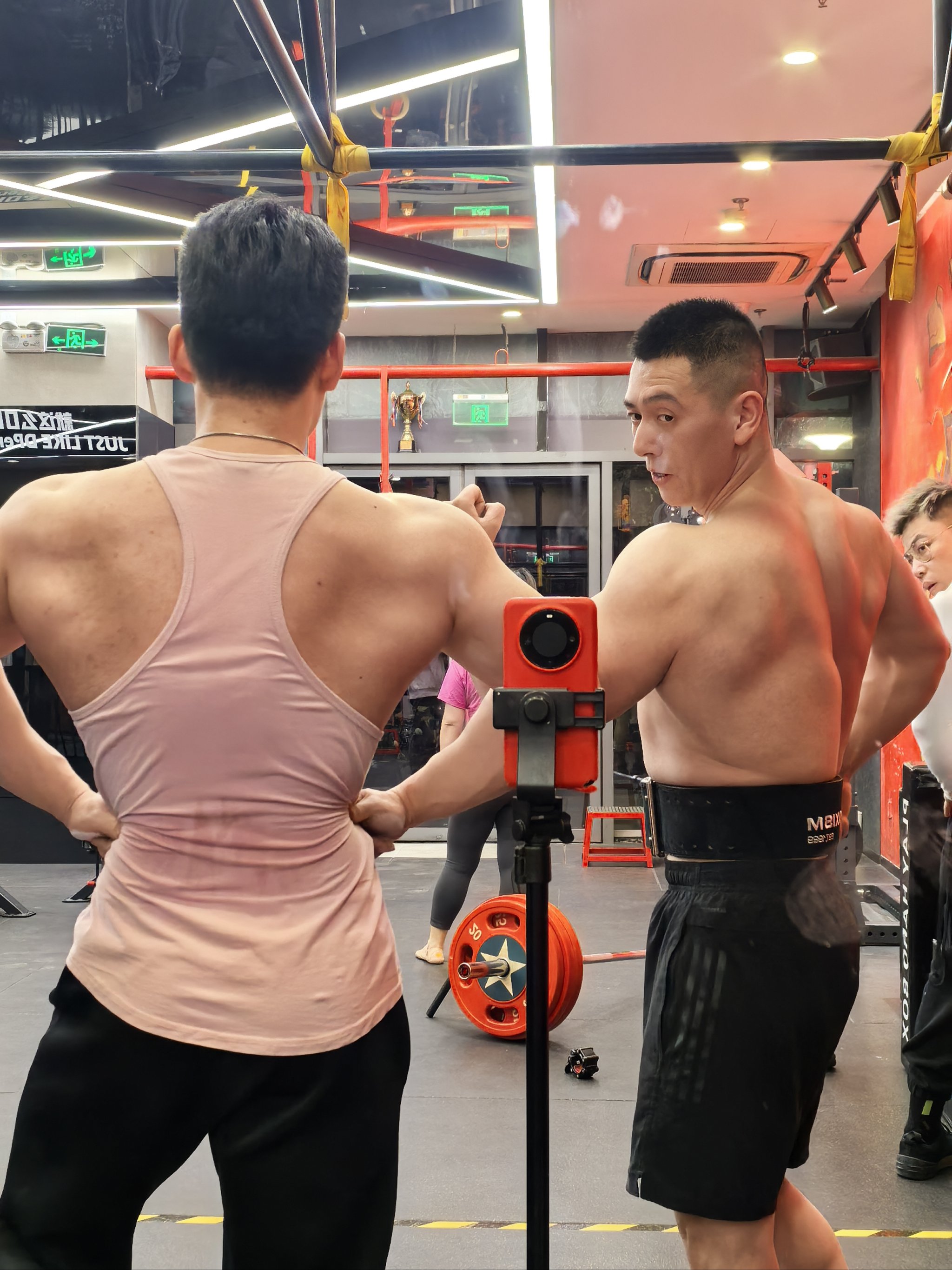 西悉尼流浪者教练组强化体能训练，备战关键战(强化备战打仗个人剖析)