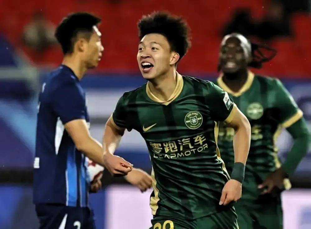 八戒体育-内马尔队友青岛姆巴佩他跟王钰栋争中超5月MVP！(亚马尔pk姆巴佩)