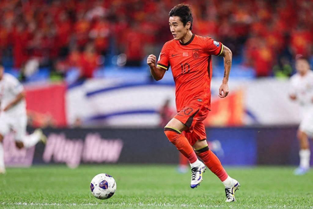 八戒体育-目标3-0！国足拒练兵，拿亚洲第三出气，首发11人浮现，CCTV5直播(cctv5国足训练)