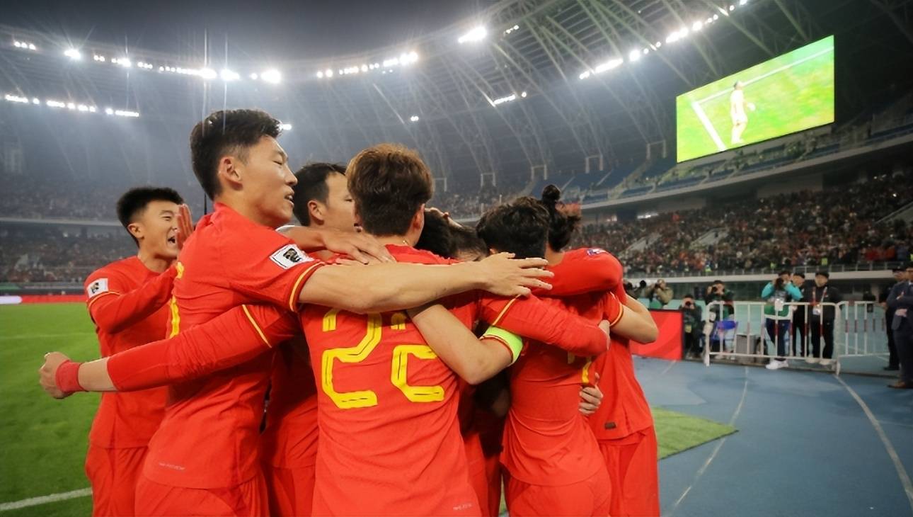 八戒体育-这配合太精彩！国足1-0中国香港，黄政宇破门，东亚杯首球到来了(国足和香港比赛结果)