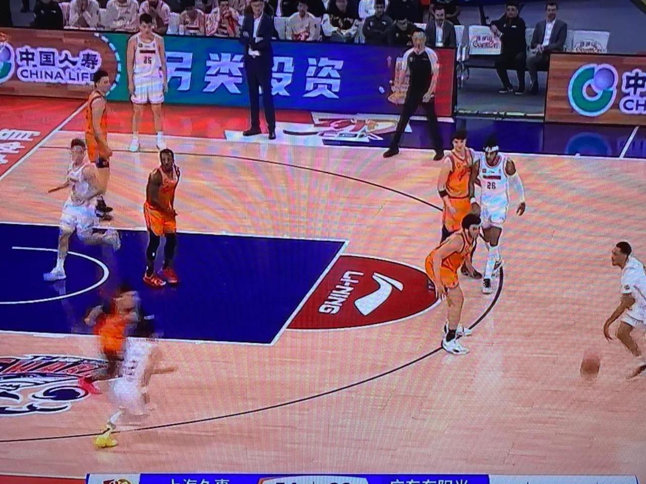 八戒体育-合同正式到期！广东防守大闸或被杜锋放弃，下赛季有望重(12345投诉道路拥堵)